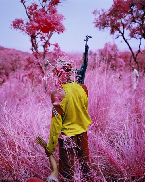 Drag, 2012, © Richard Mosse. Courtesy of the artist, Jack Shainman Gallery and carlier ǀ gebauer